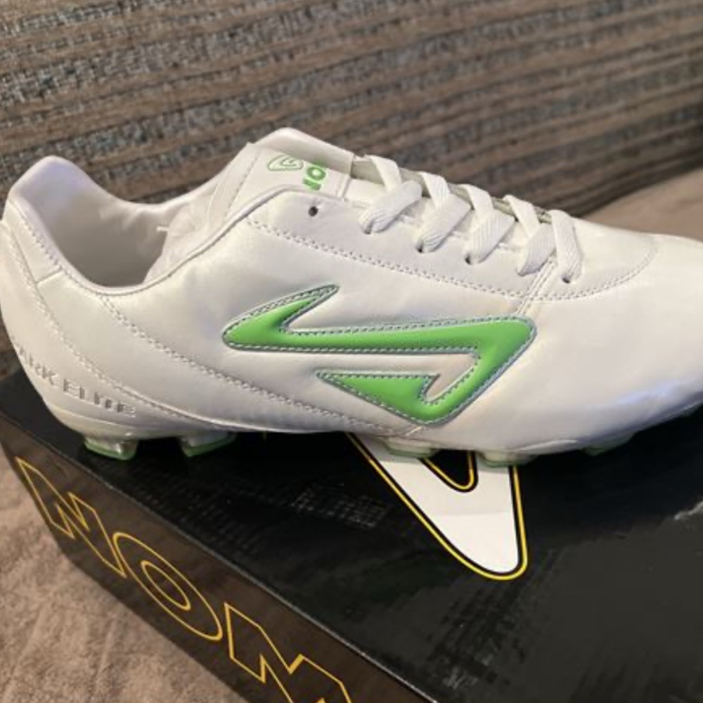 Elite Soccer cleats shoes New Leather